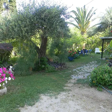 Efterpi Apartamento *